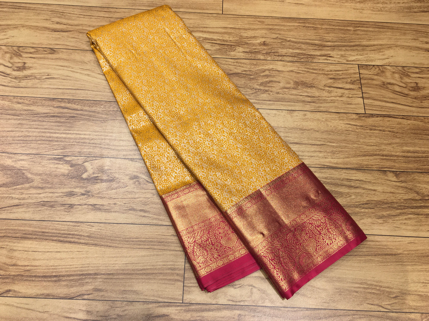 Semi Kanchipuram brocade