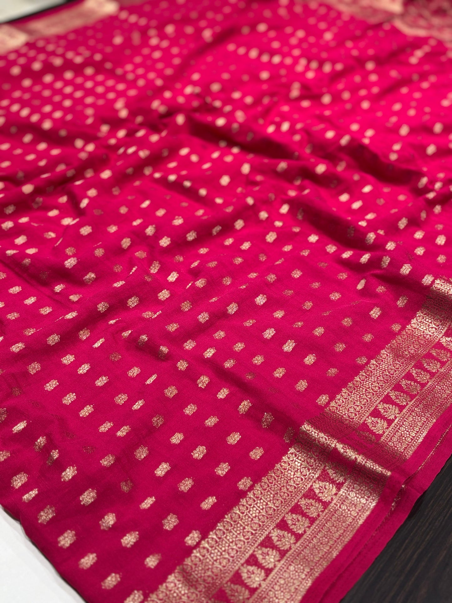 Wrinkle chiffon saree