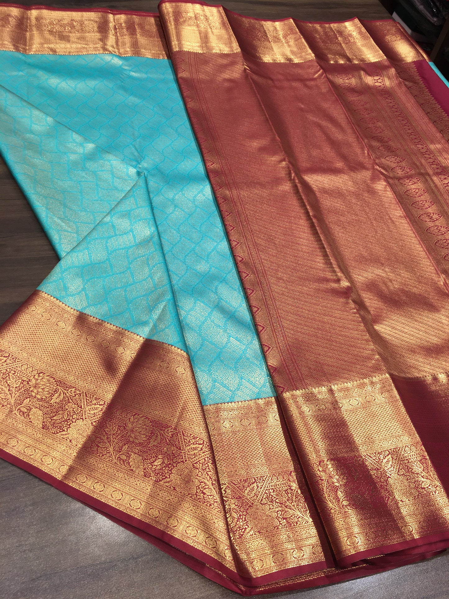 Semi Kanchipuram brocade