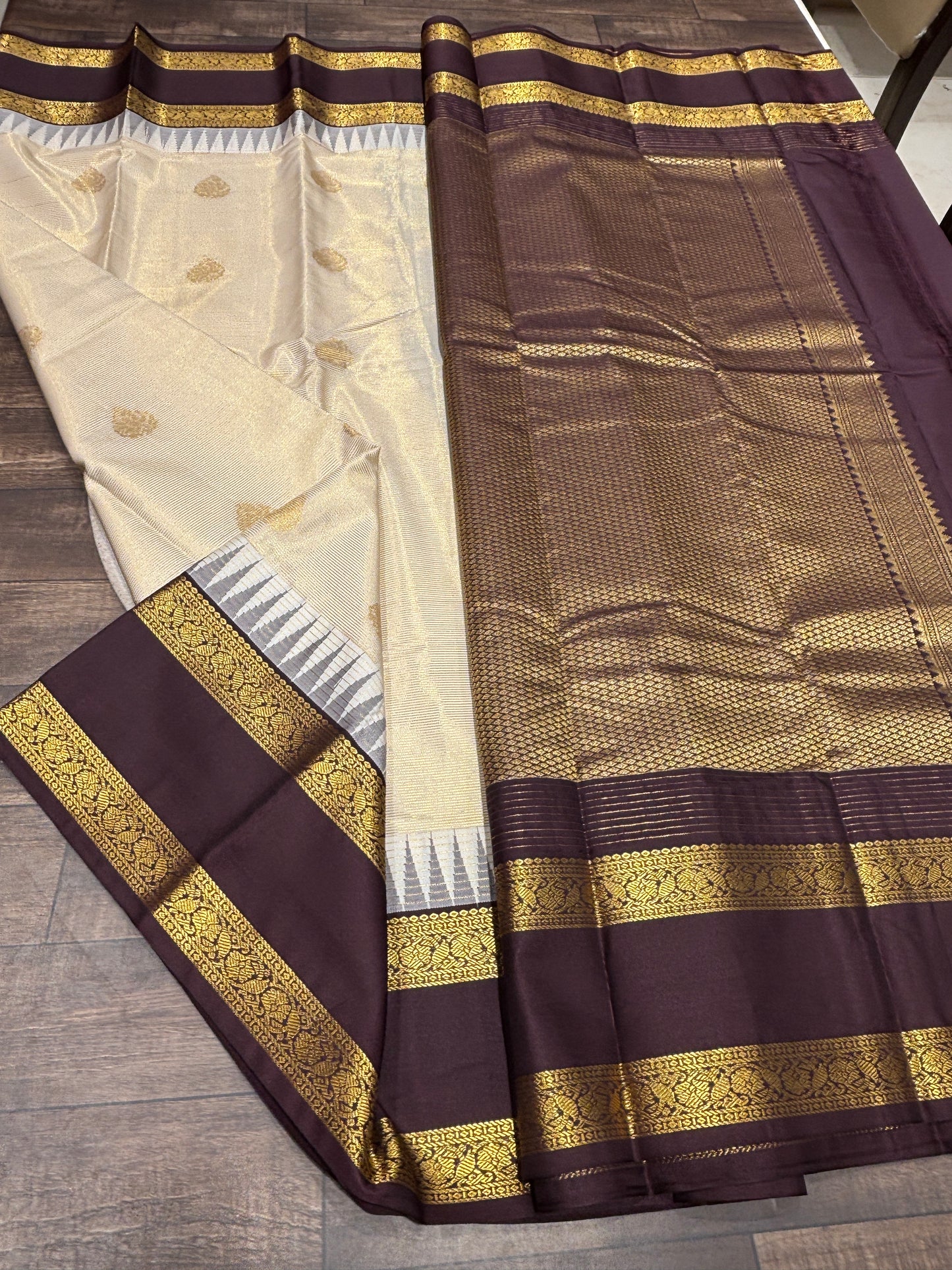 Semi Kanchipuram silk