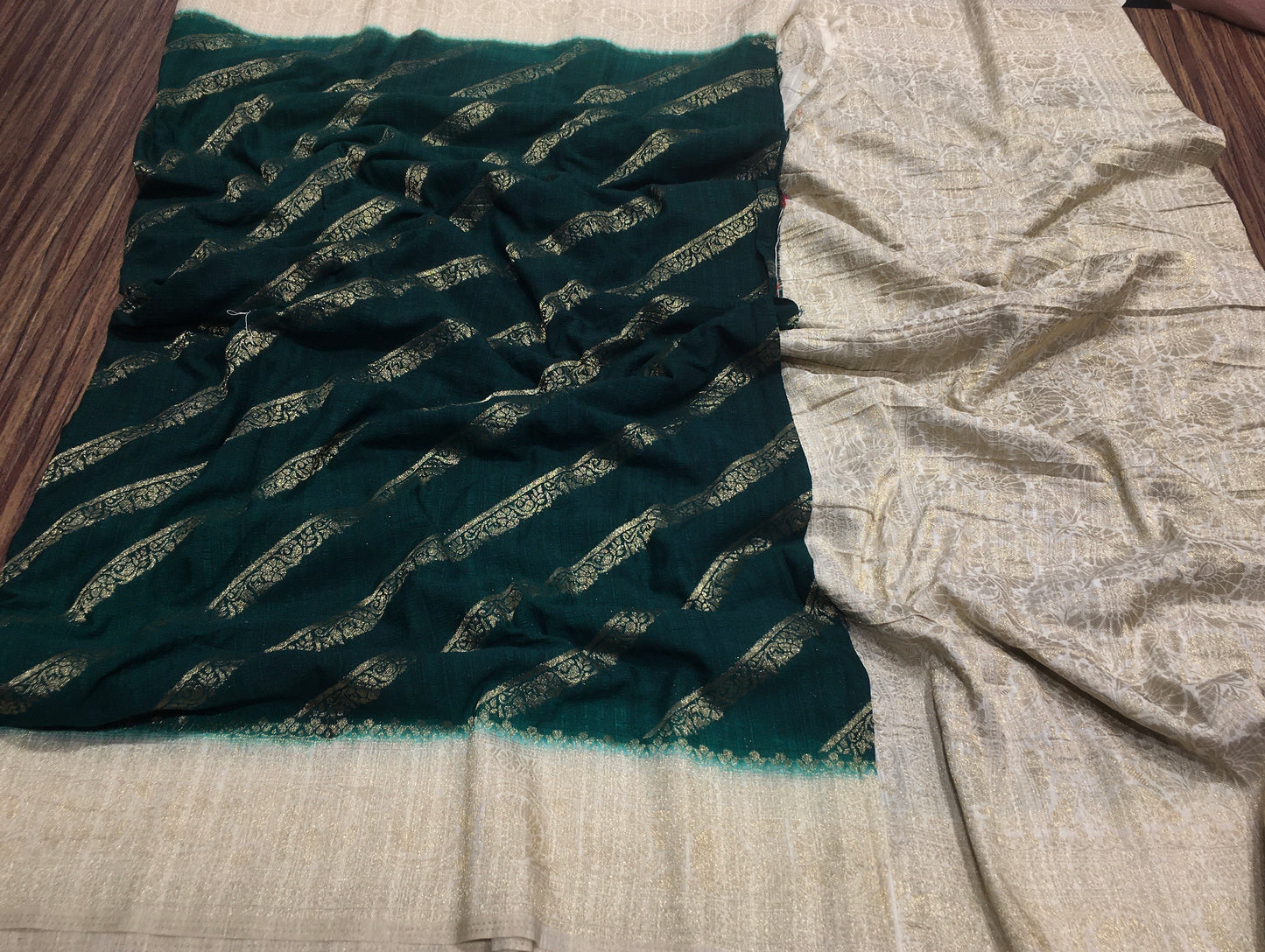 Wrinkle chiffon saree