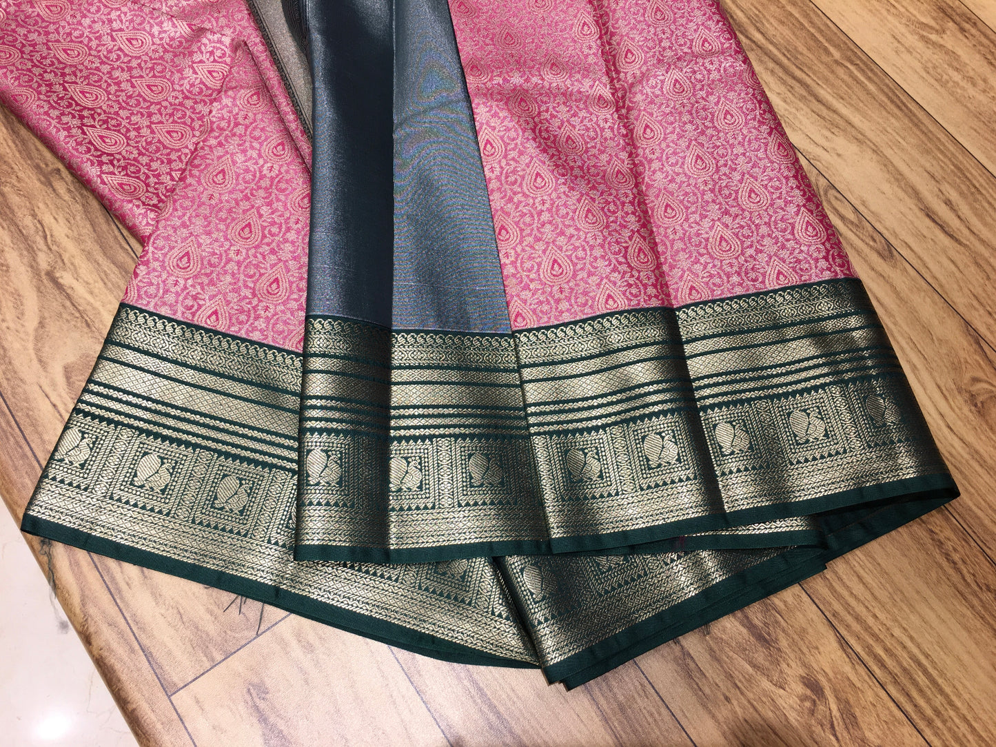 Semi Kanchipuram brocade