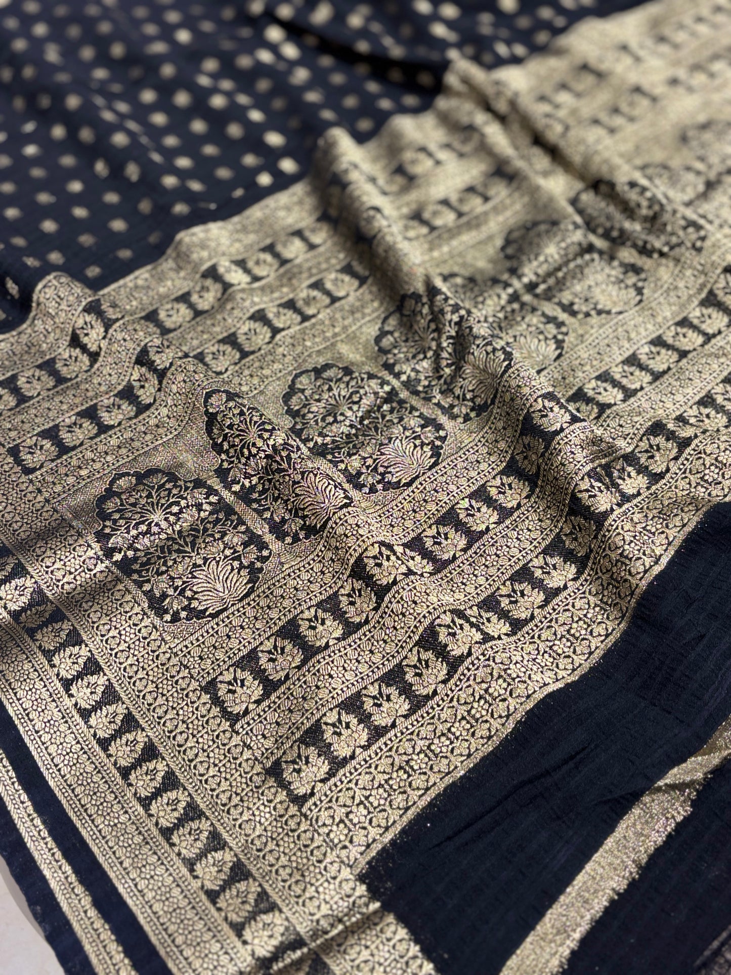 Wrinkle chiffon saree