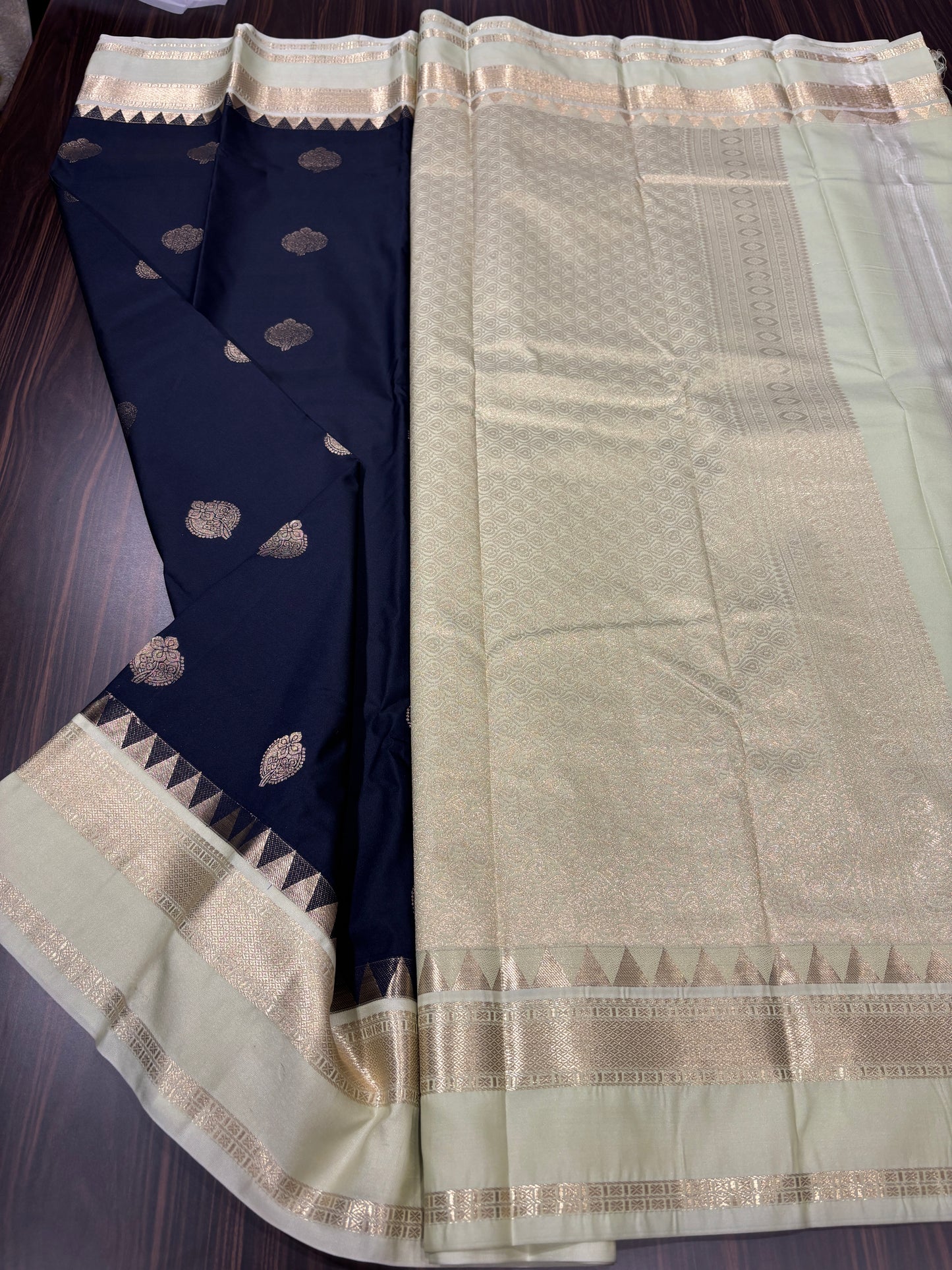 Semi Kanchipuram silk