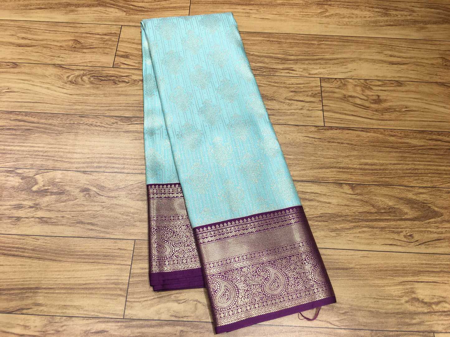 Semi Kanchipuram brocade