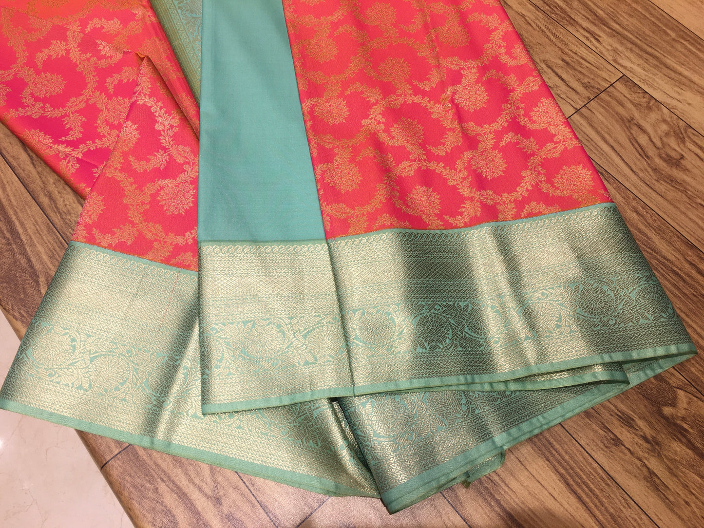 Semi Kanchipuram brocade