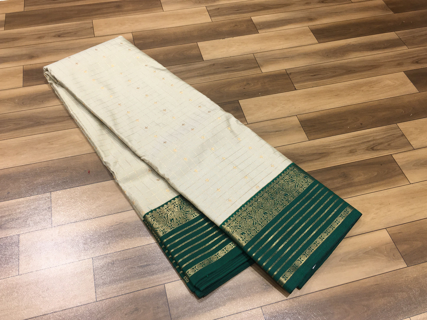 Semi Kanchipuram silk