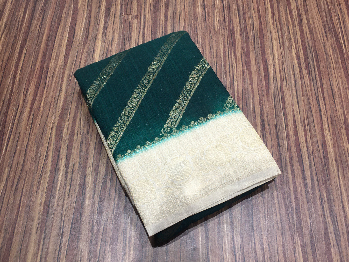 Wrinkle chiffon saree