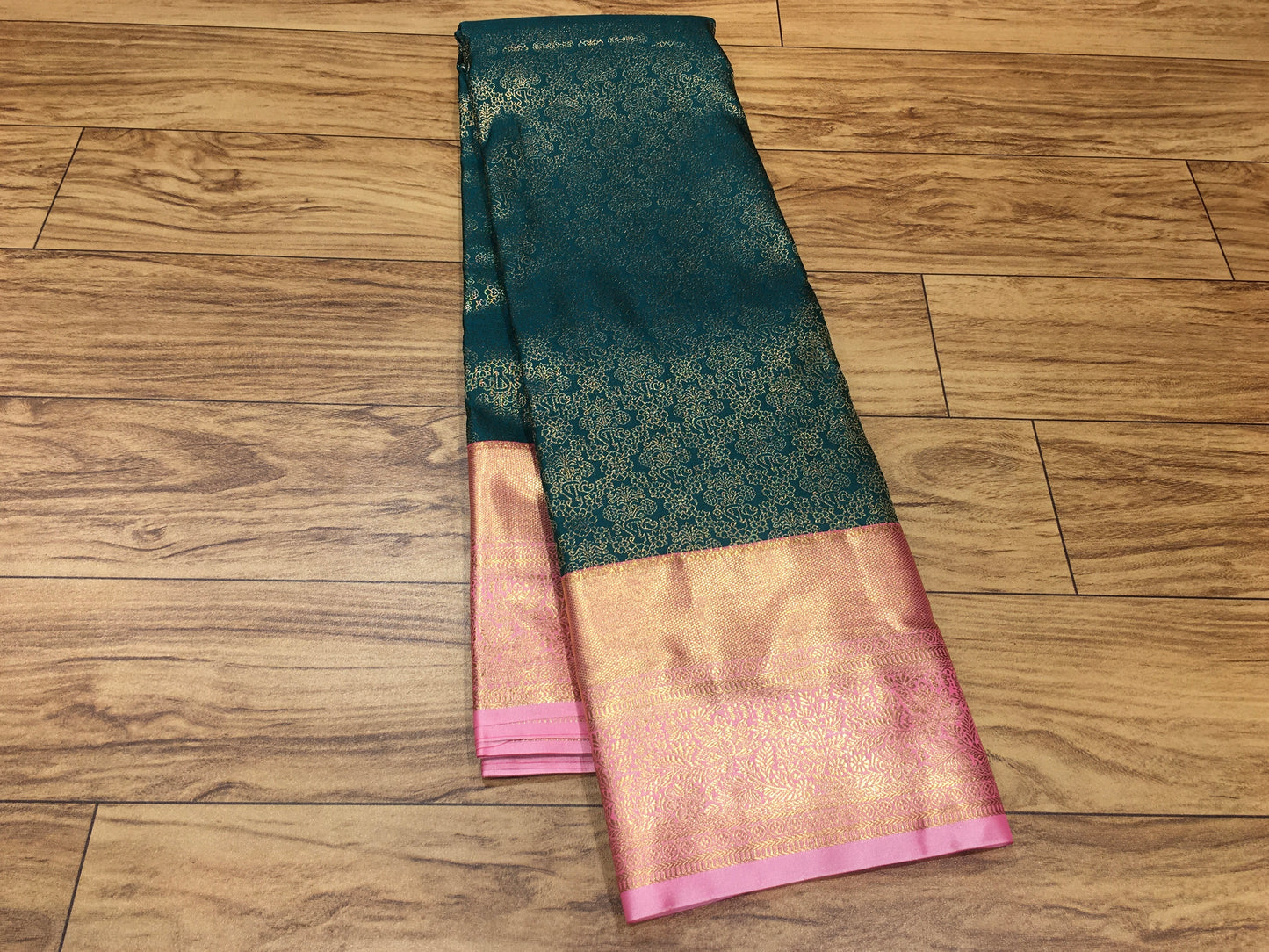 Semi Kanchipuram brocade