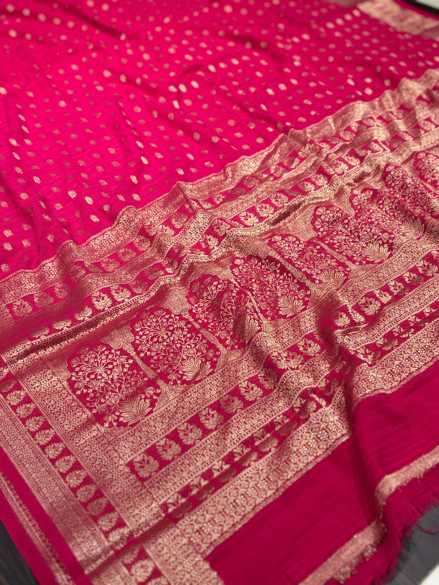 Wrinkle chiffon saree