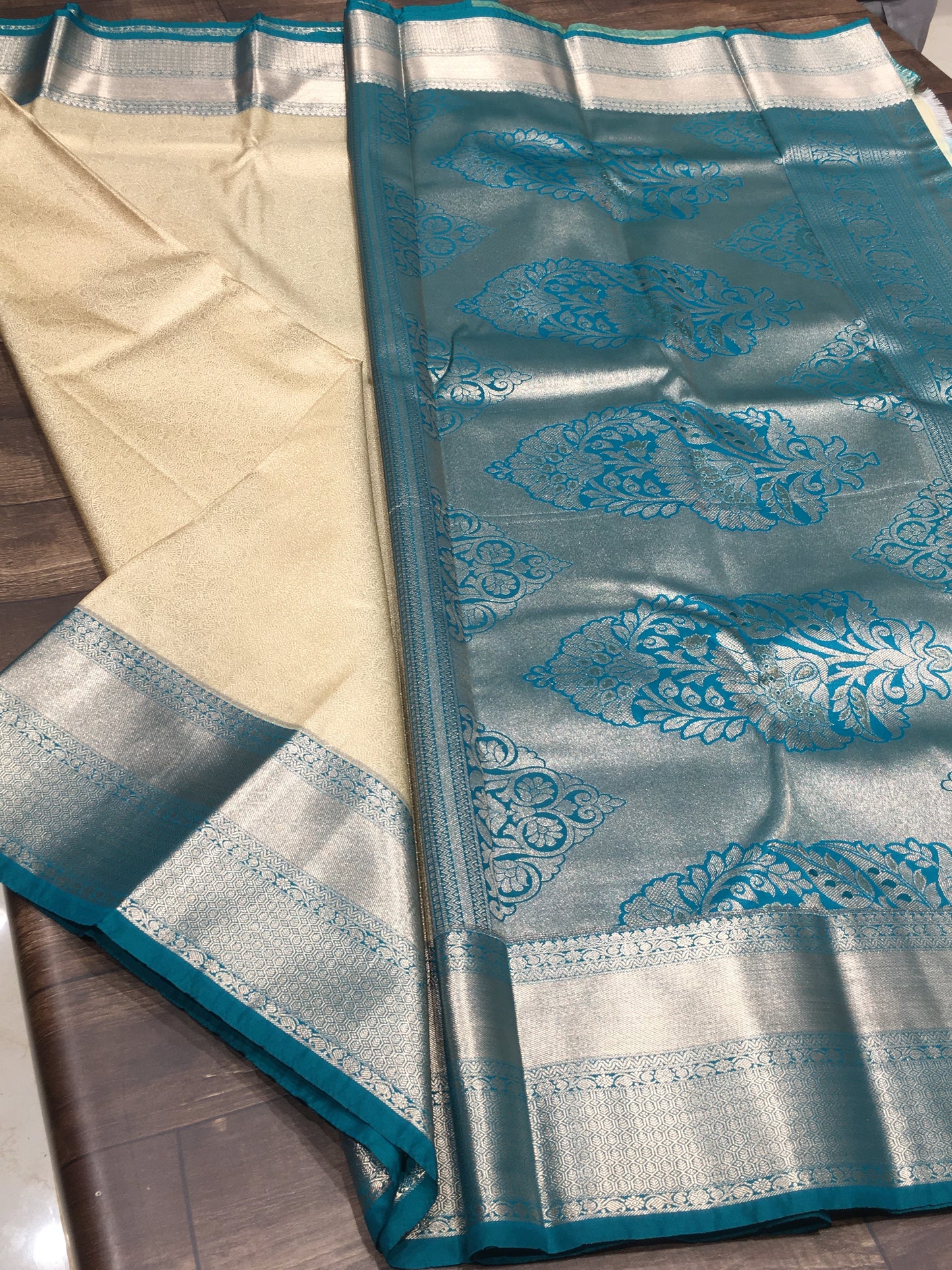Semi Kanchipuram silk