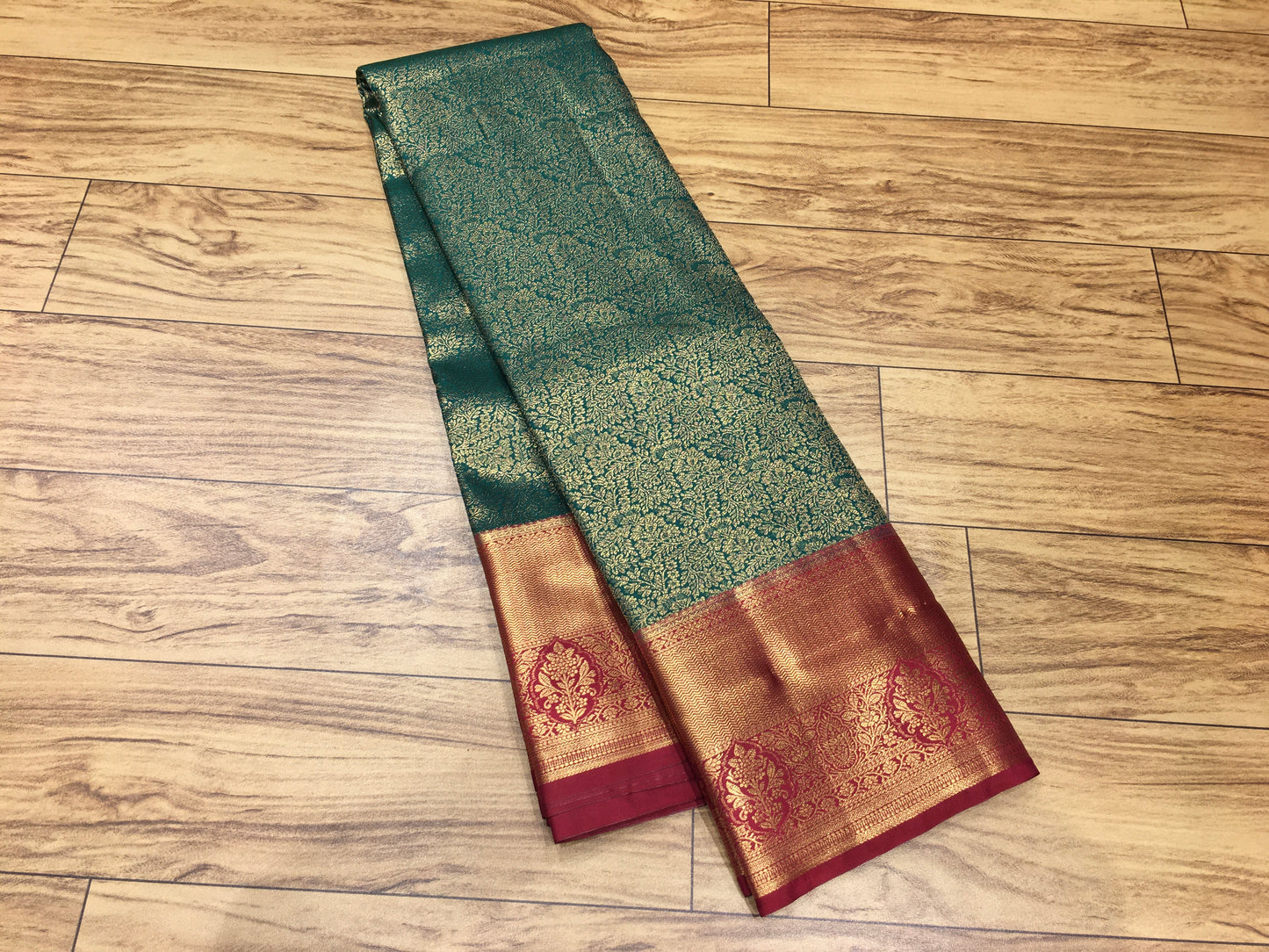 Semi Kanchipuram brocade