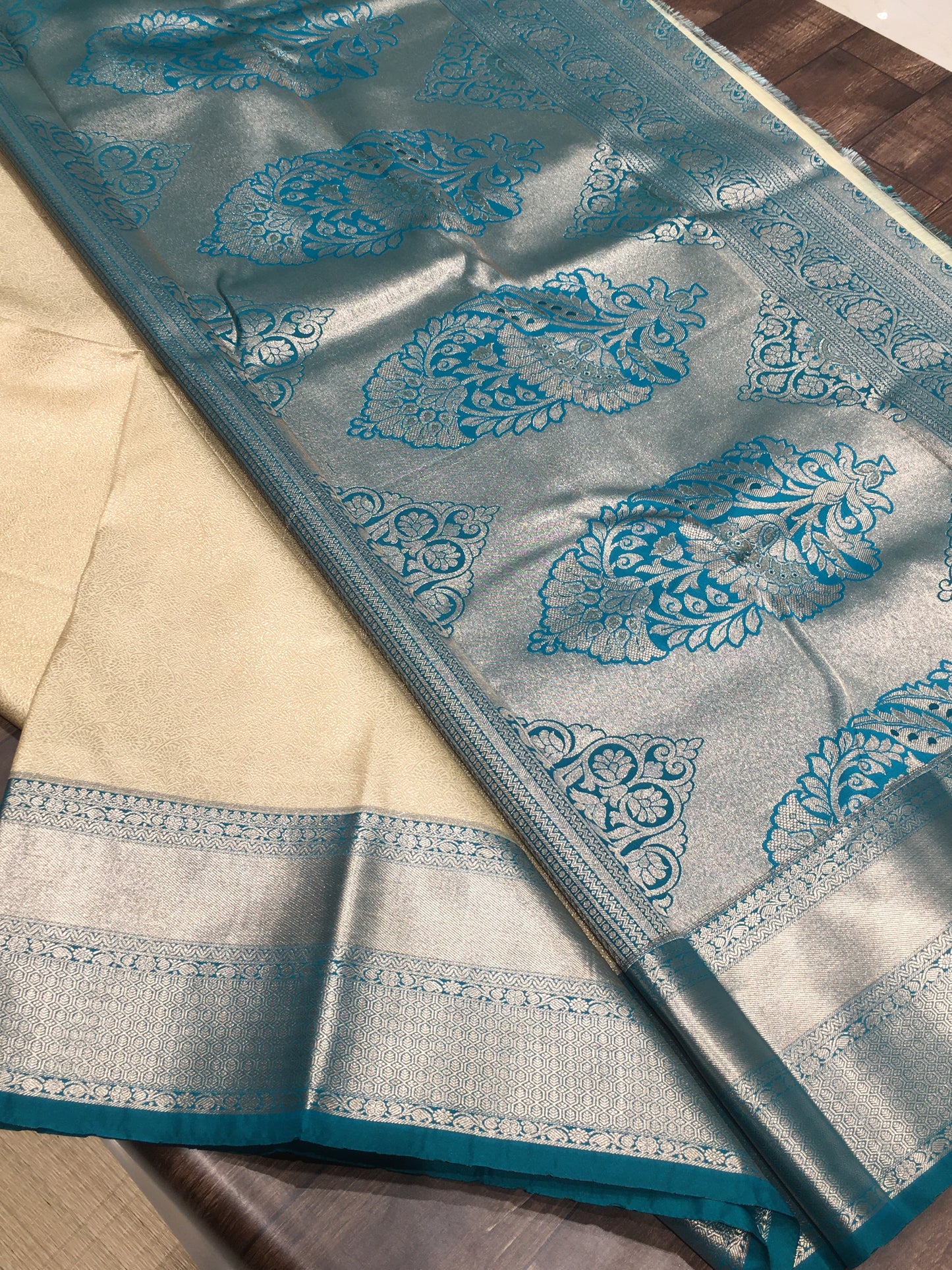 Semi Kanchipuram silk