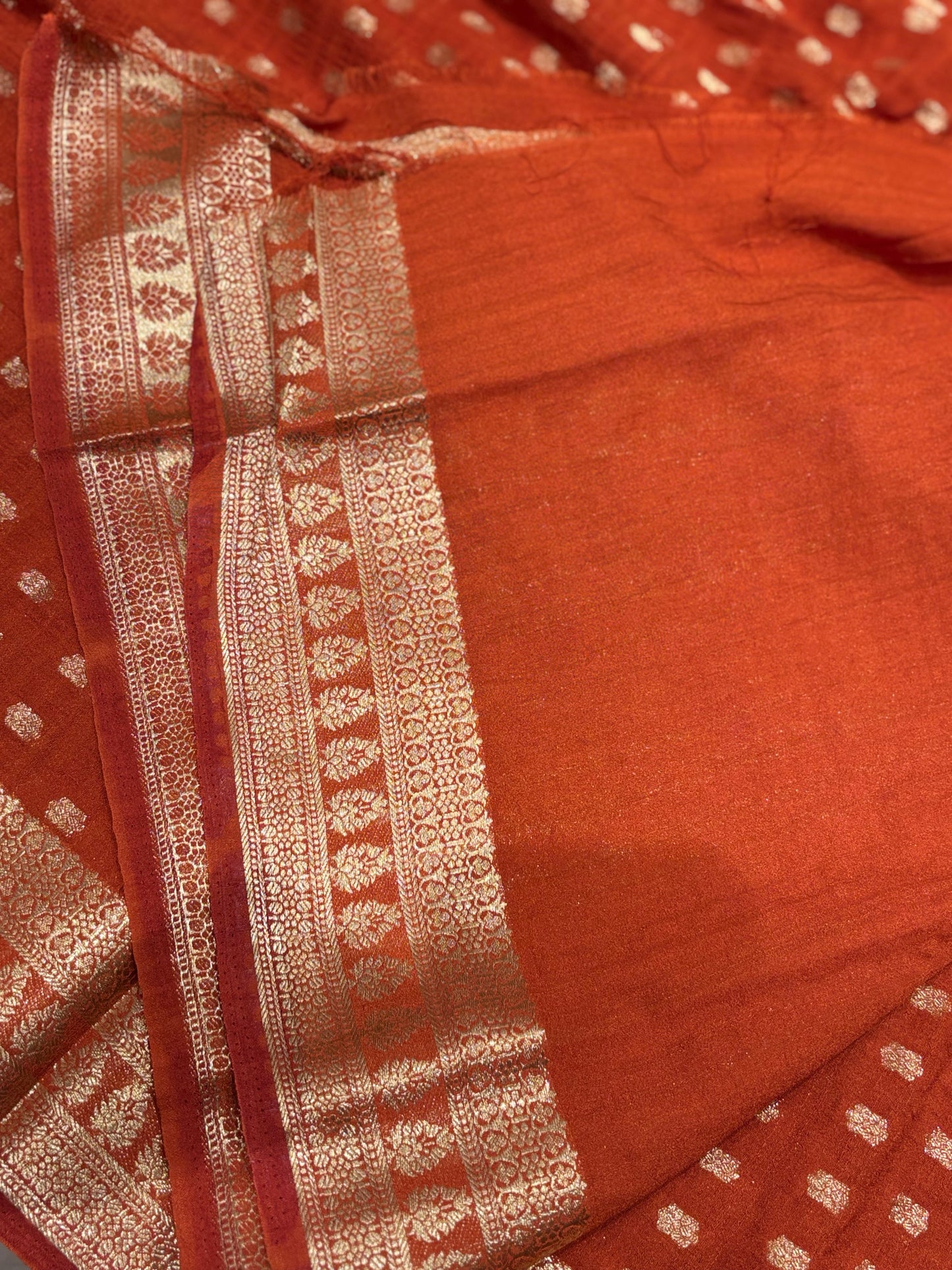 Wrinkle chiffon saree