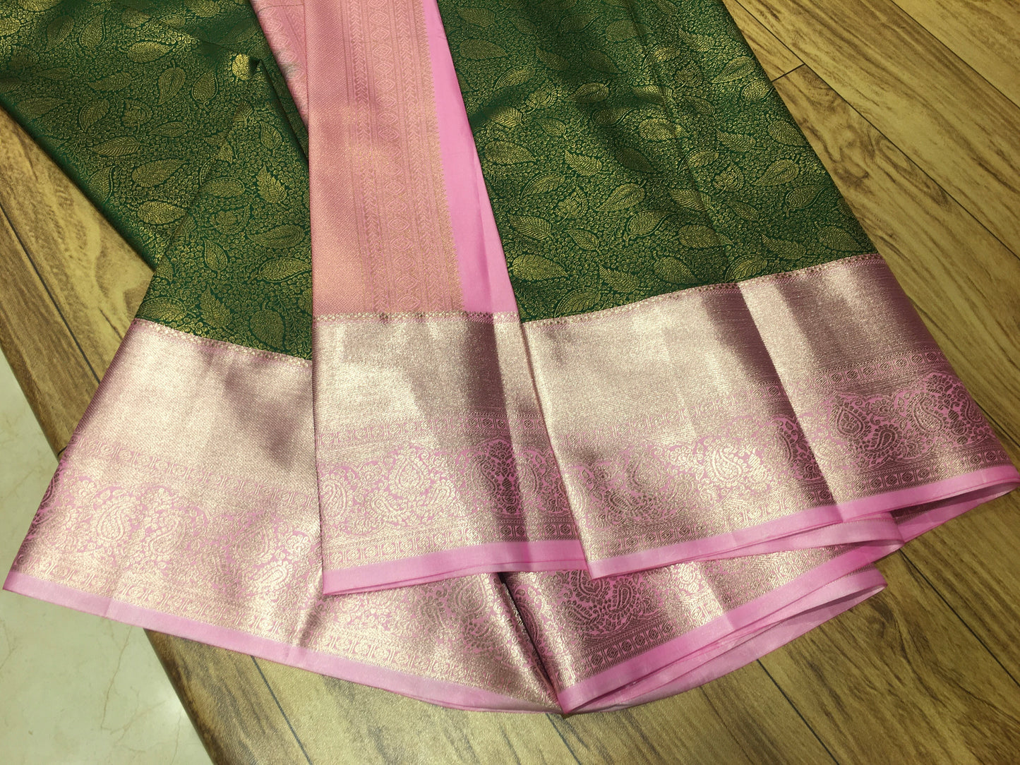 Semi Kanchipuram brocade