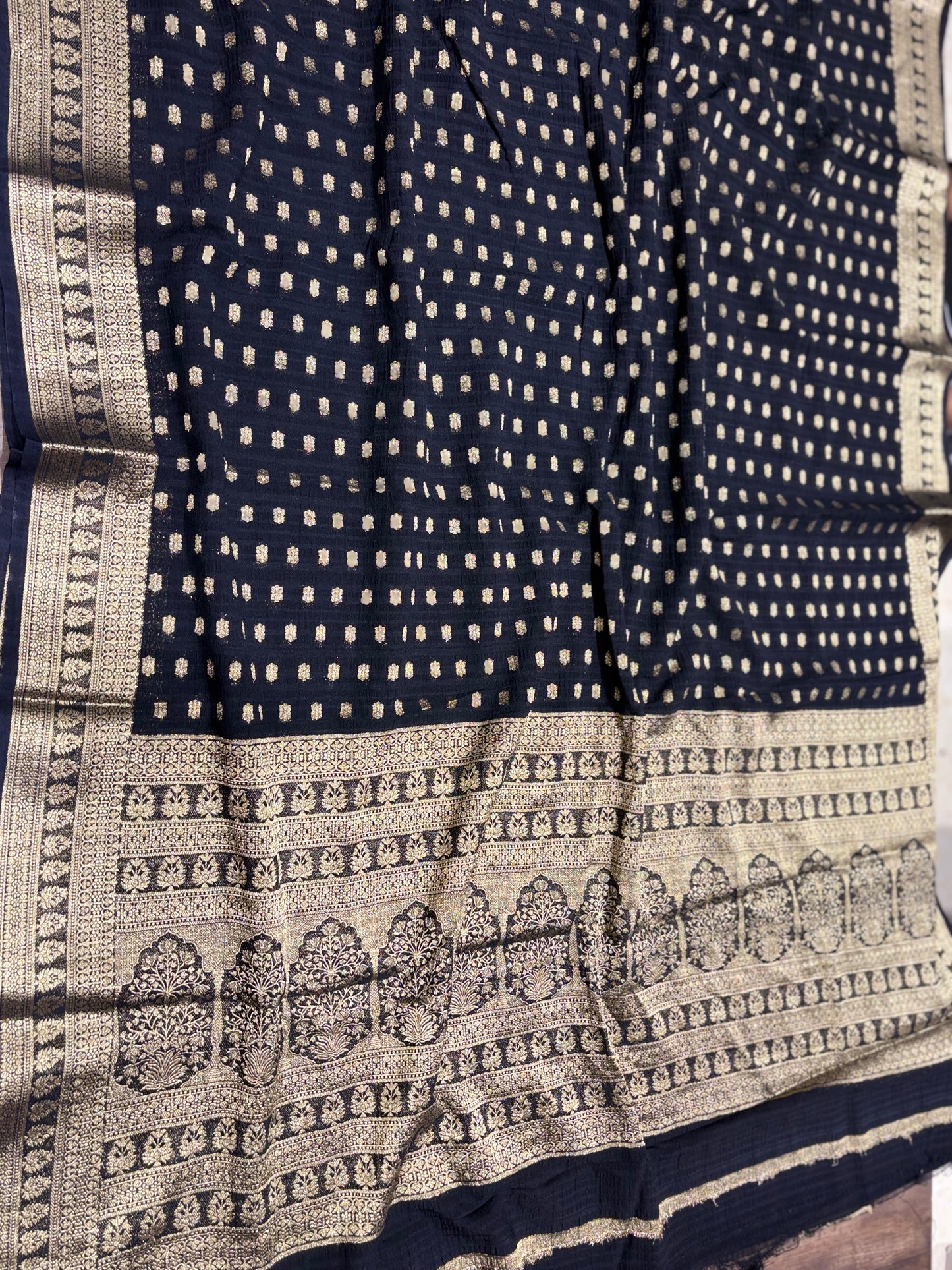 Wrinkle chiffon saree