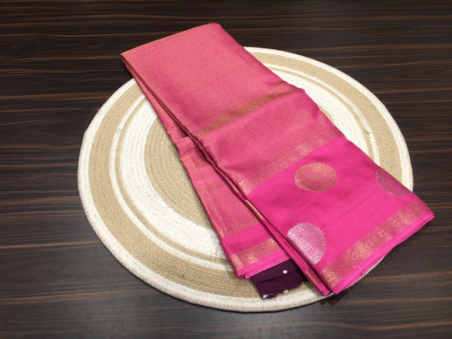 Banarasi butti saree