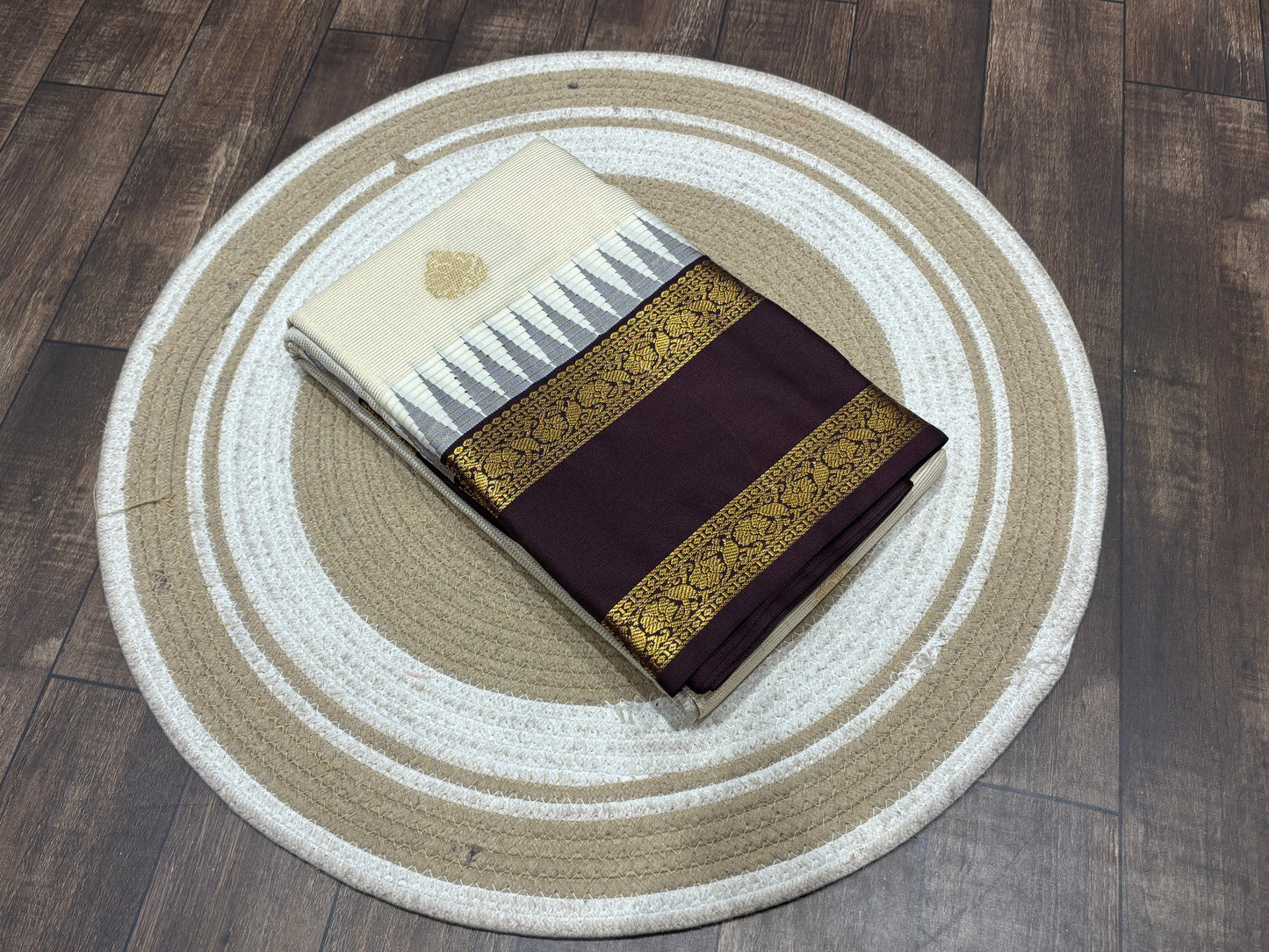 Semi Kanchipuram silk