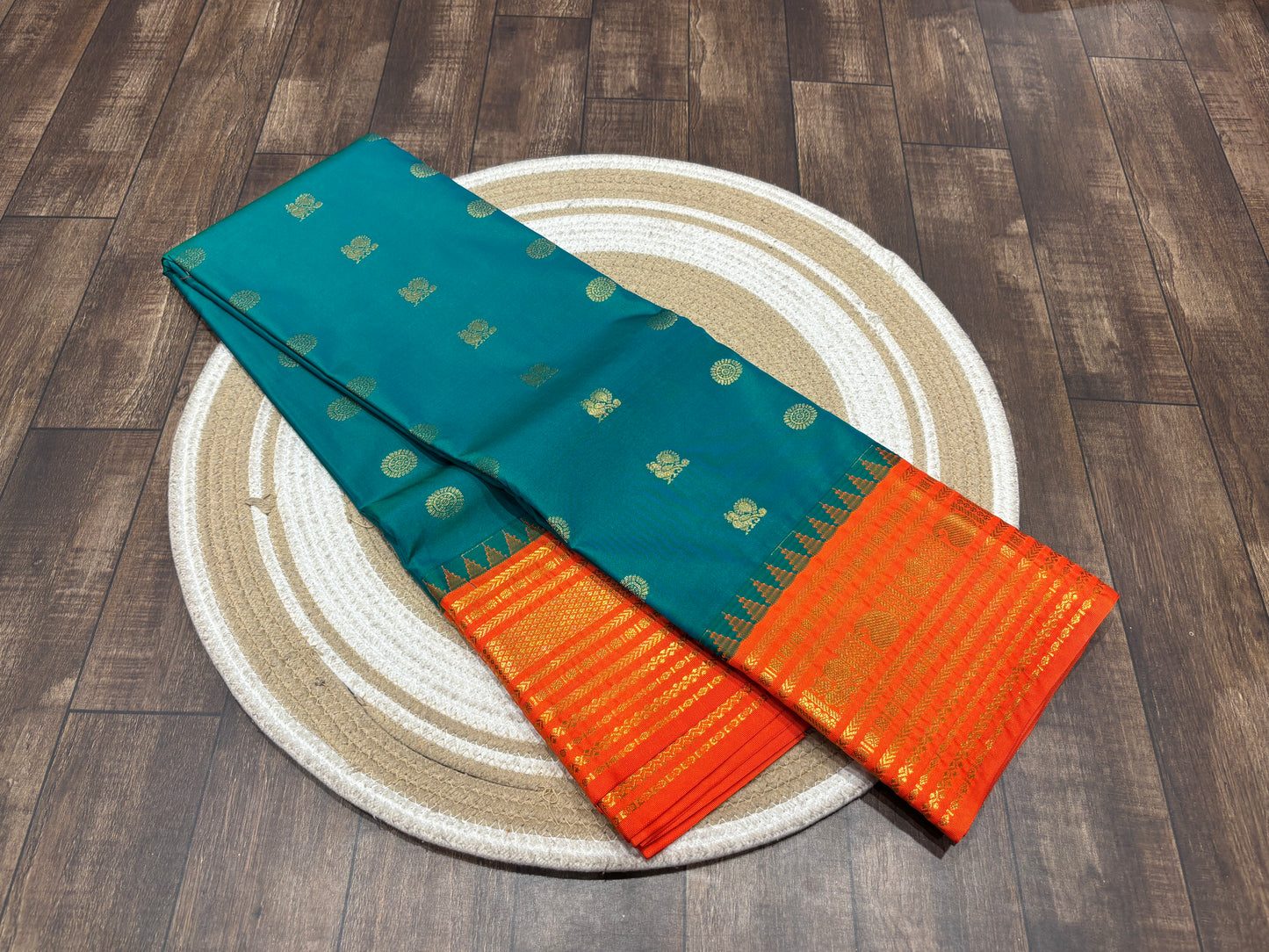 Semi Kanchipuram silk