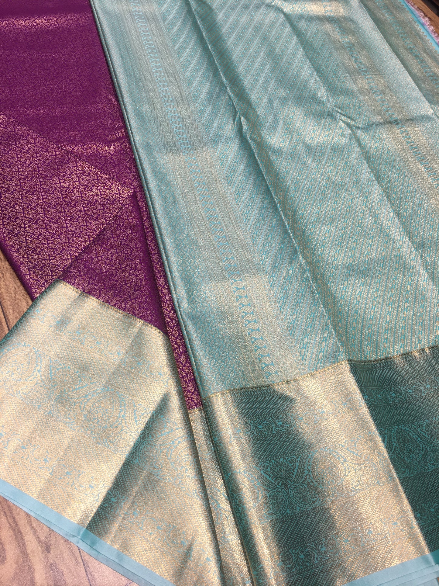 Semi Kanchipuram brocade
