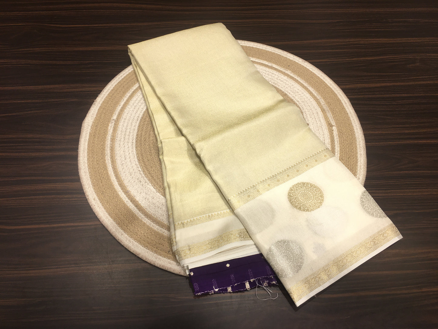 Banarasi butti saree