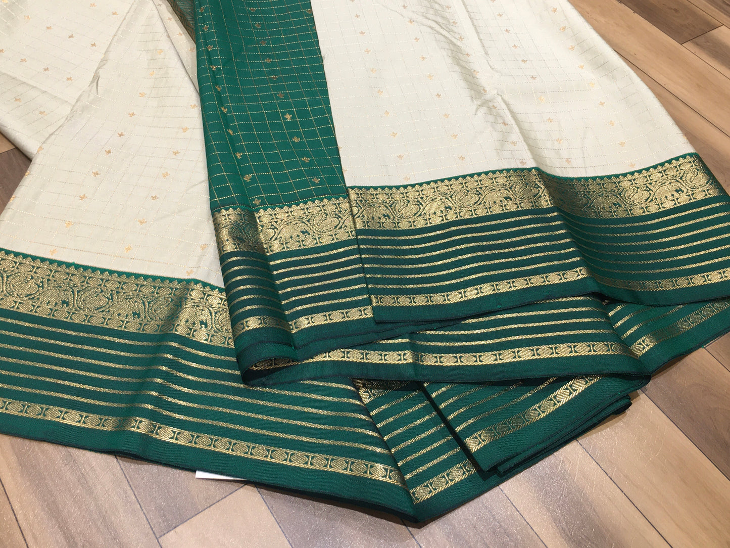 Semi Kanchipuram silk