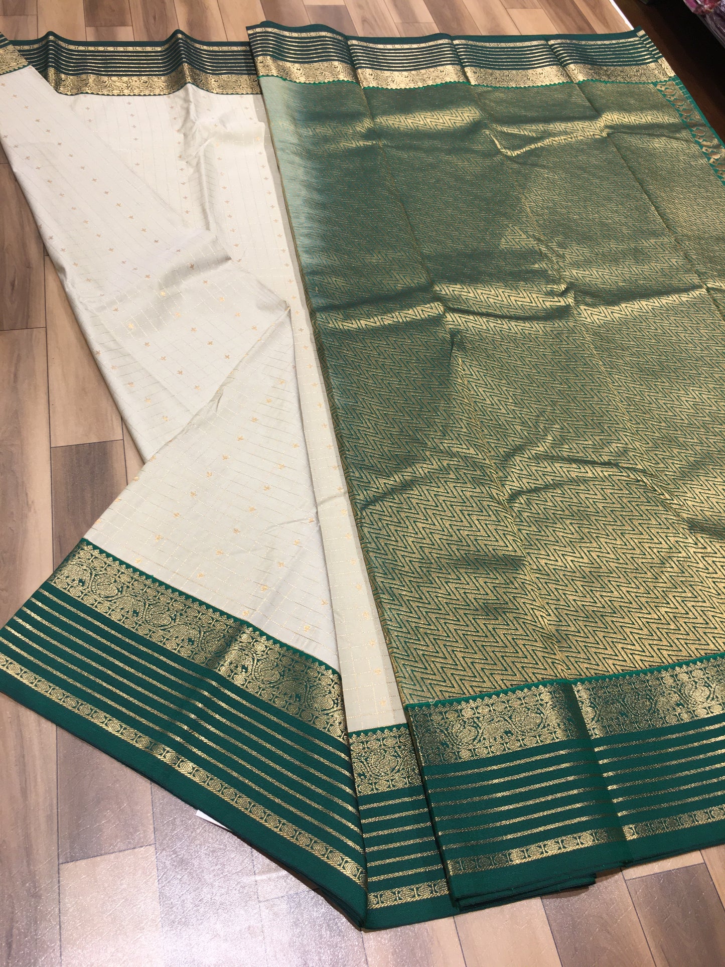 Semi Kanchipuram silk