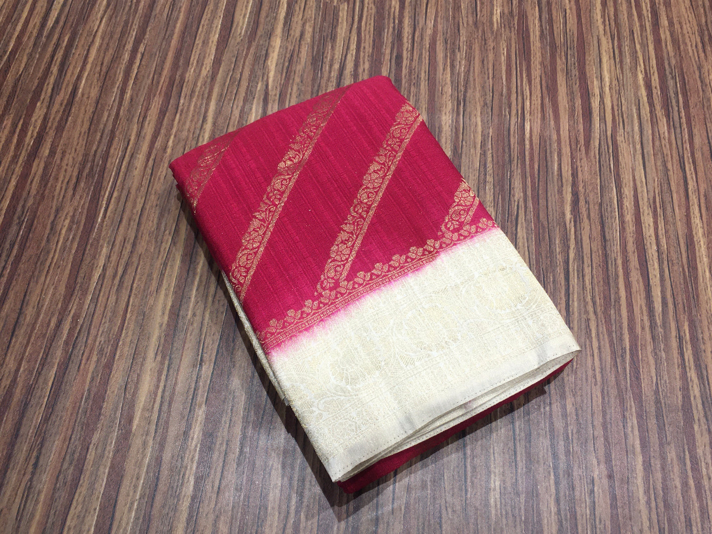 Wrinkle chiffon saree