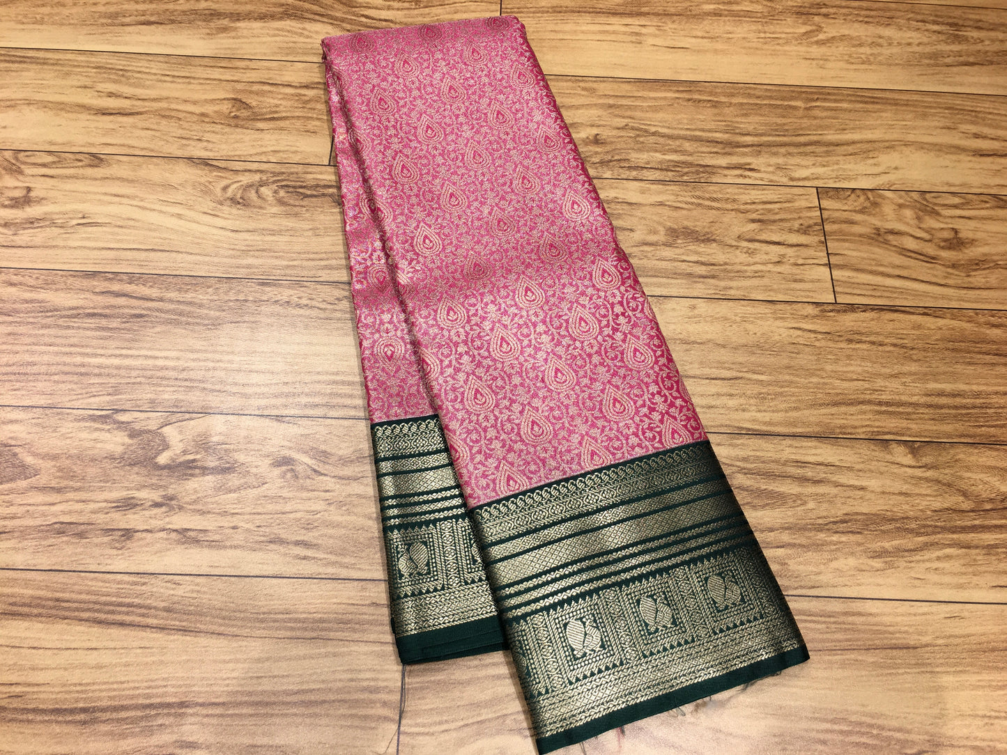 Semi Kanchipuram brocade