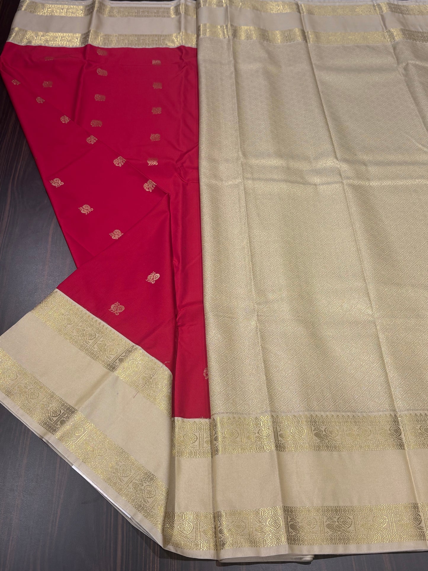 Semi Kanchipuram silk