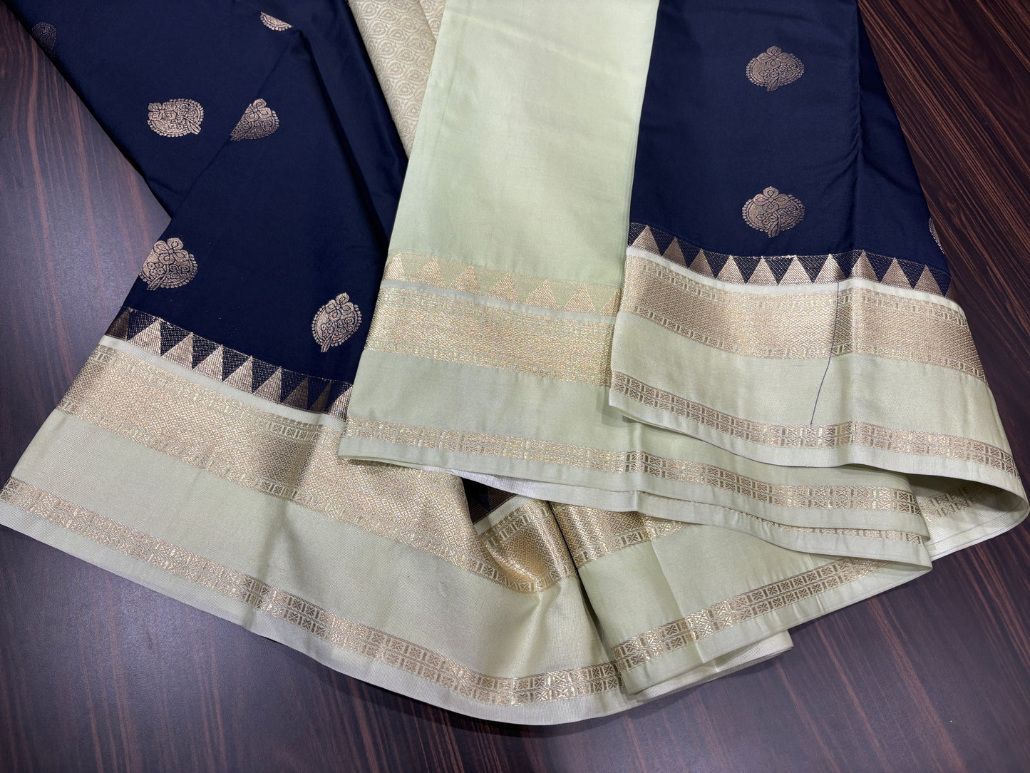 Semi Kanchipuram silk