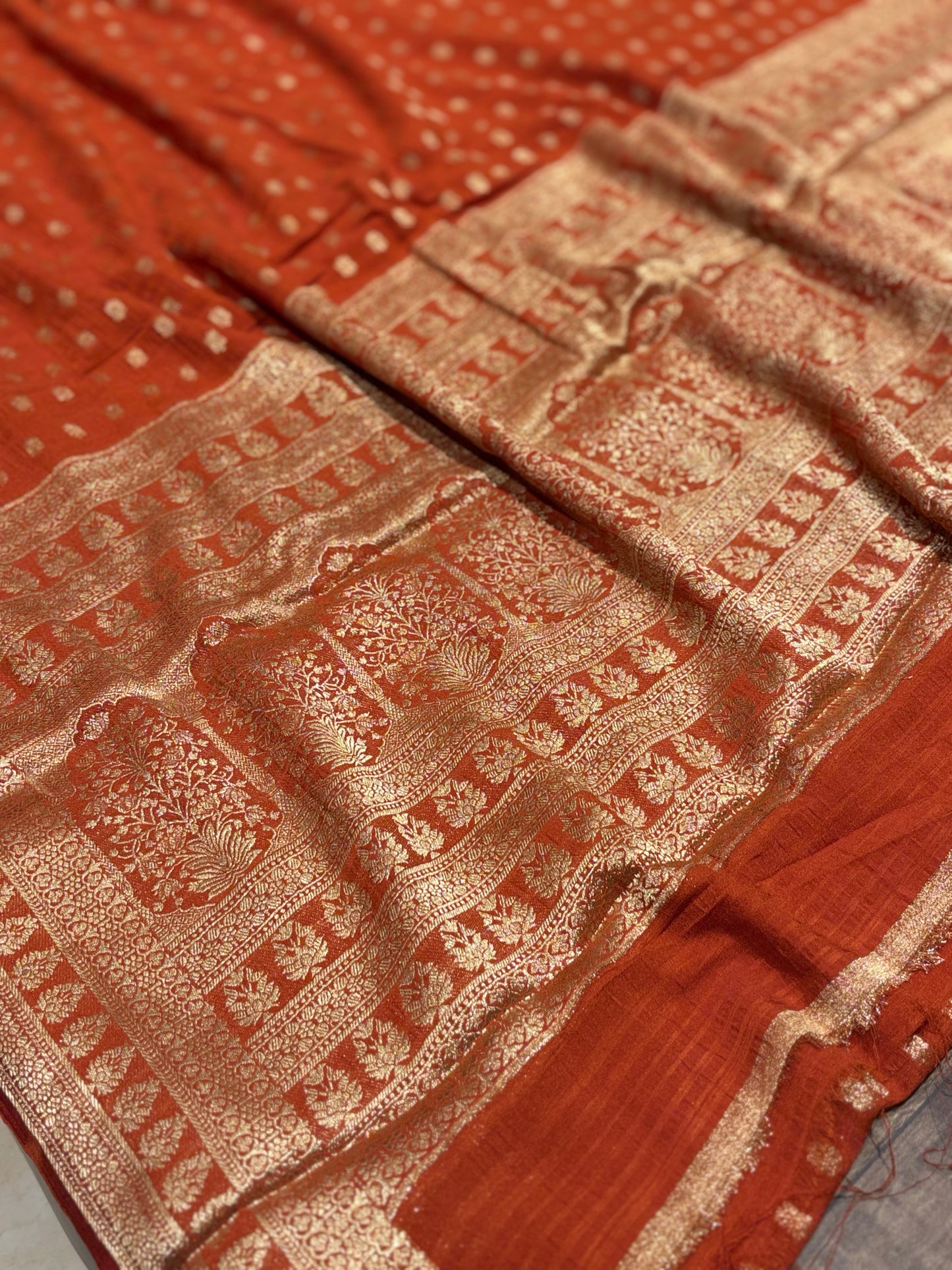 Wrinkle chiffon saree