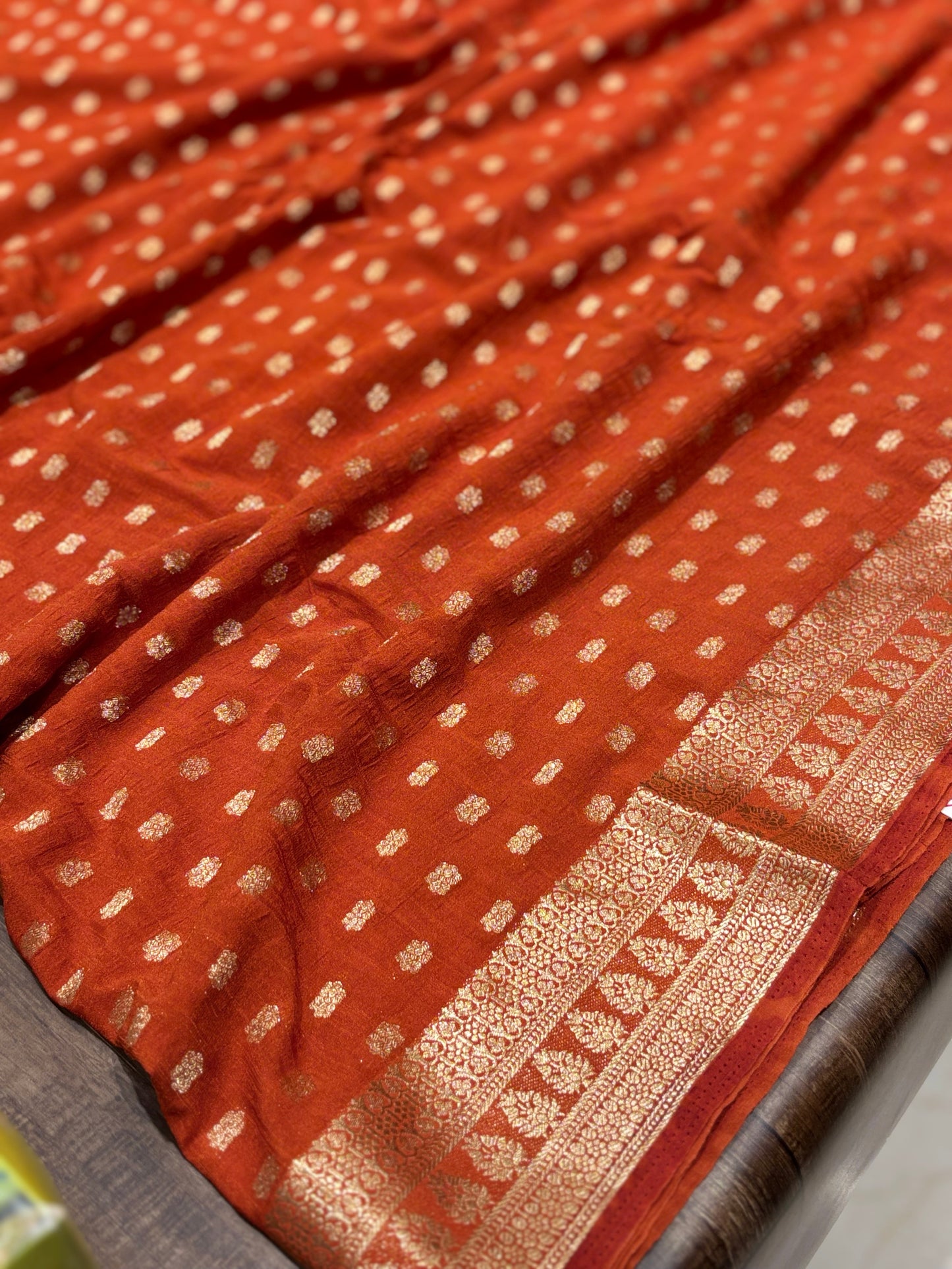 Wrinkle chiffon saree