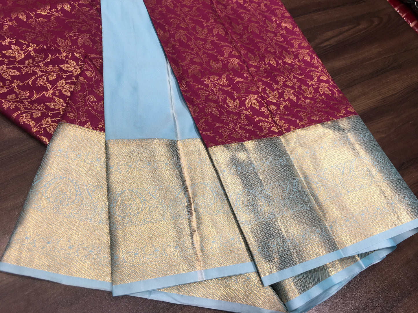 Semi Kanchipuram brocade