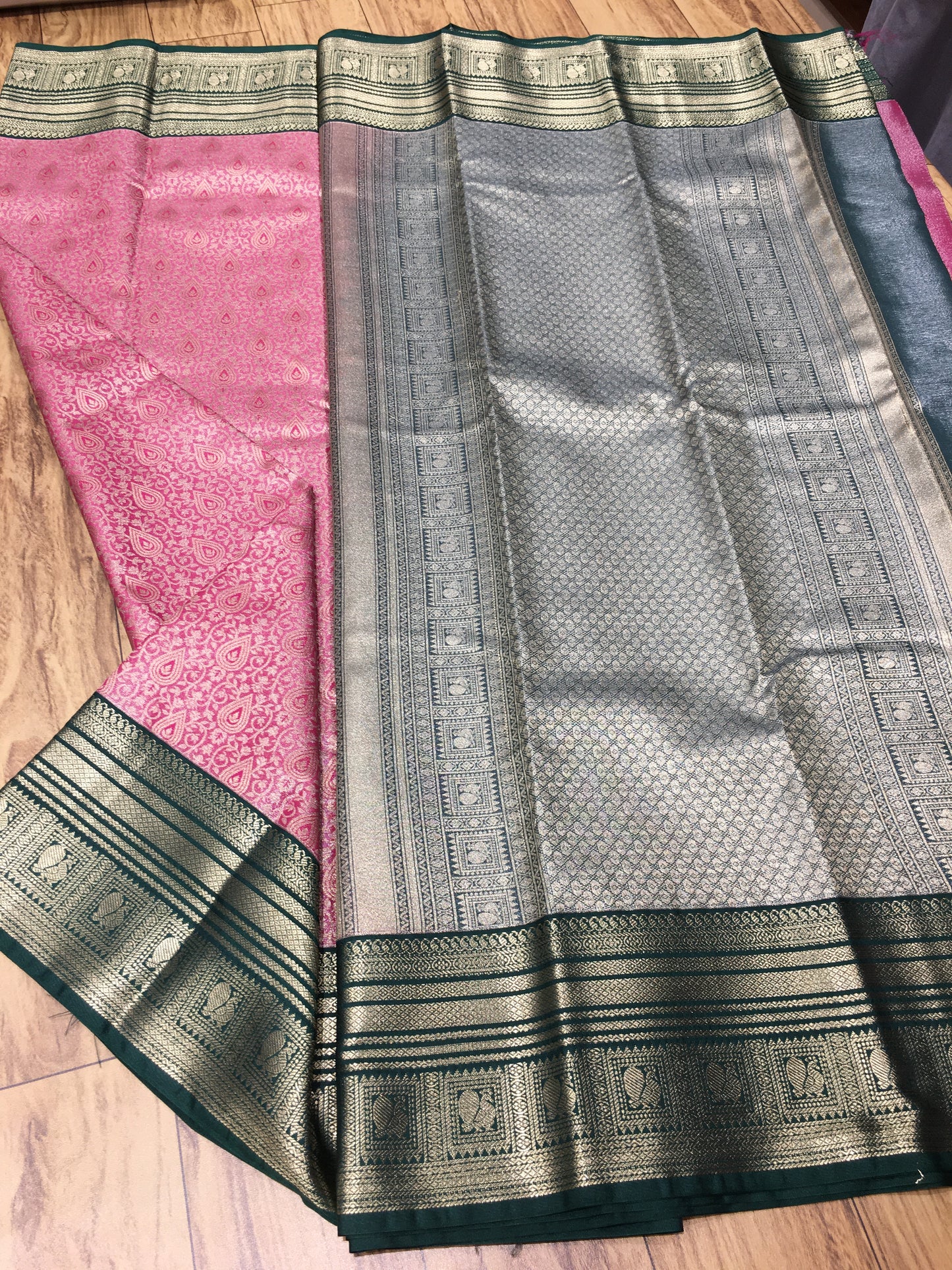 Semi Kanchipuram brocade