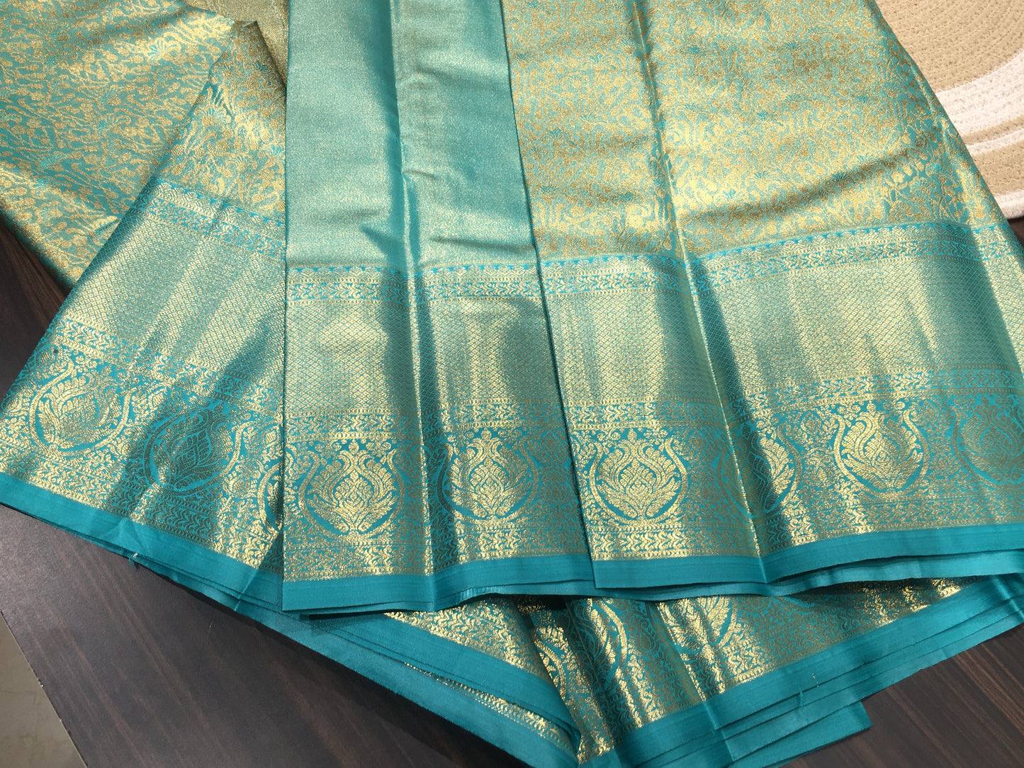 Semi Kanchipuram tissue