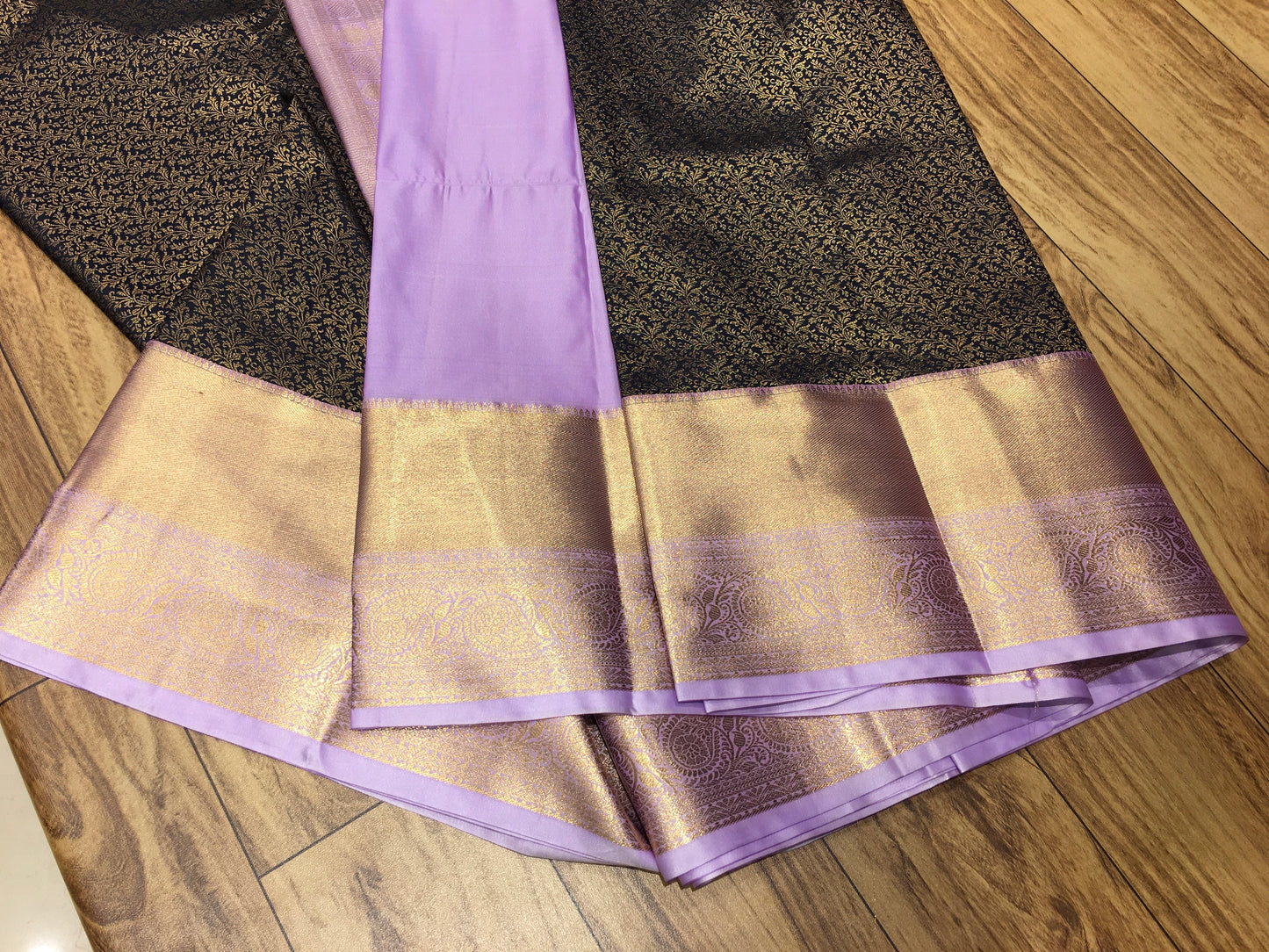 Semi Kanchipuram brocade