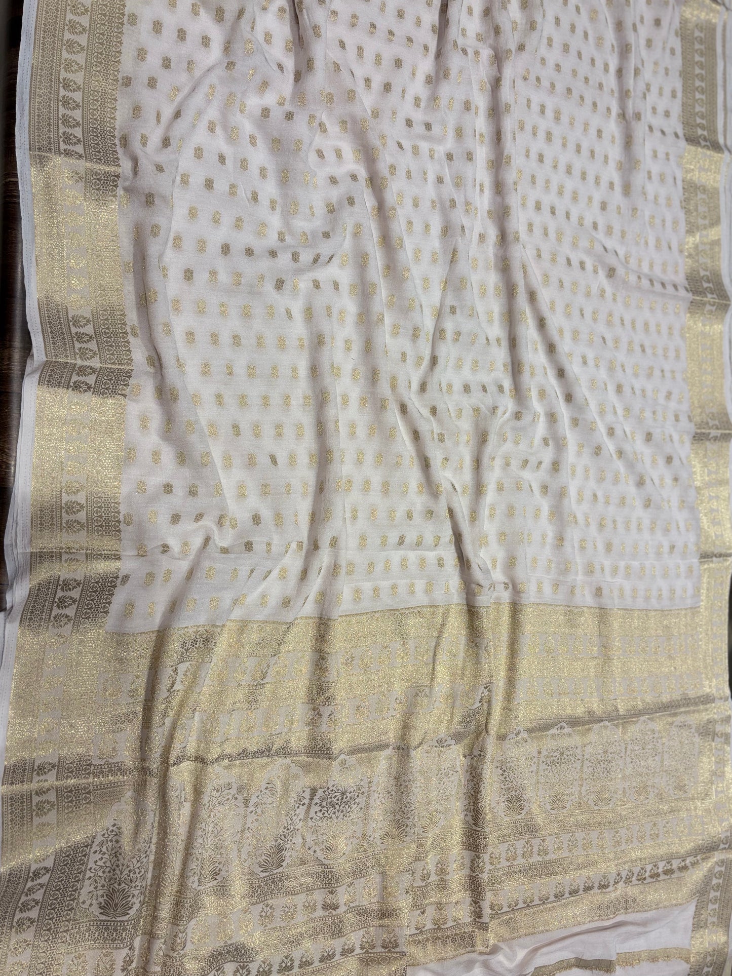 Wrinkle chiffon saree